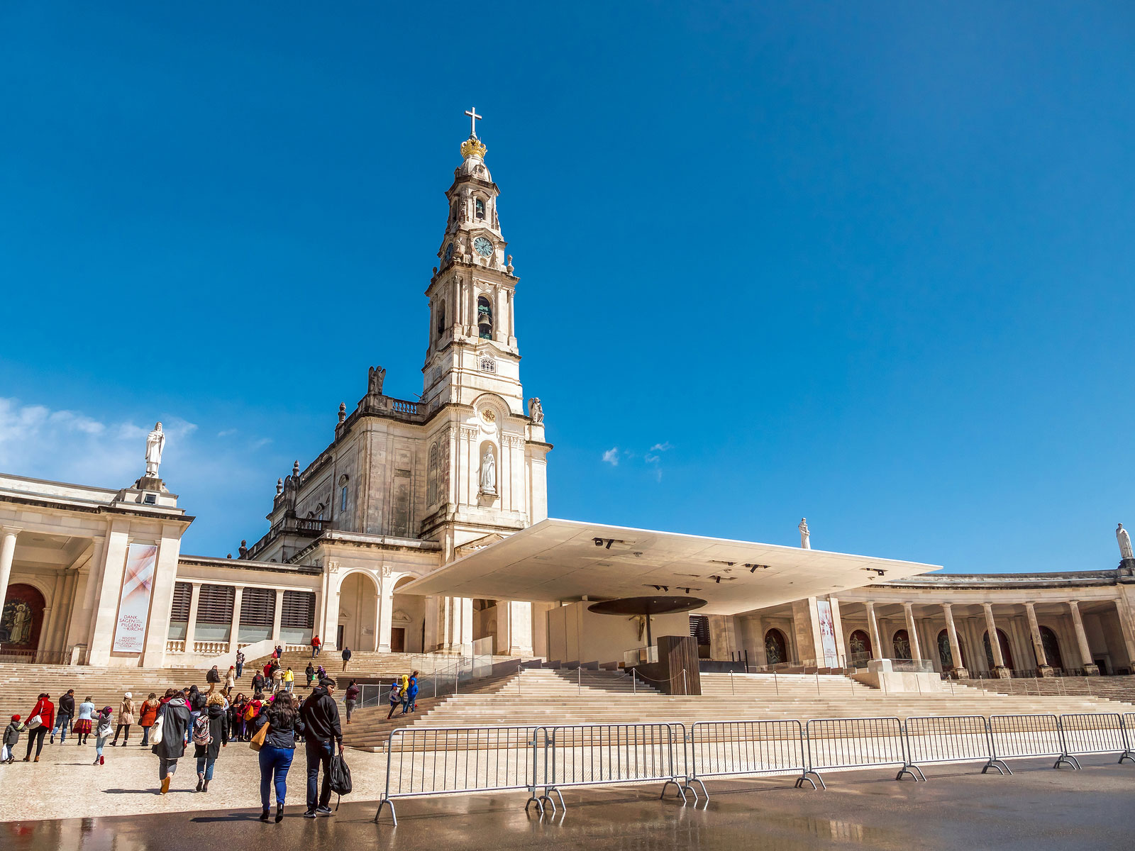 The shrine of Fatima in Portugal. Pilgrimage Holidays and Holy Tours